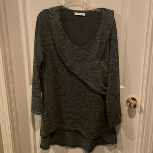 Cellabie Tunic Style top  Size L GUC BOX71